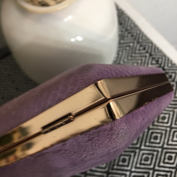 Textured Clutch - Picture 3 of 6